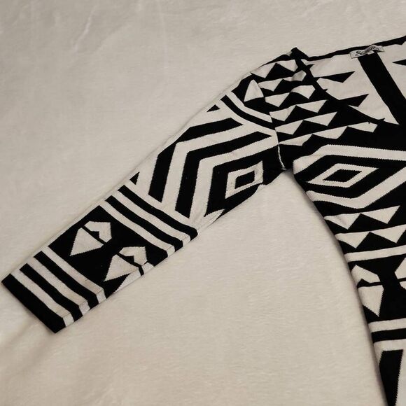 Stilletto's Women's Size Medium Bodycon Sweater Dress Black and White Geometric - Picture 3 of 9